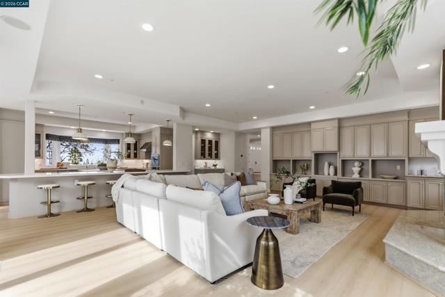 2981 GRAPEVINE TER, Fremont CA: https://media.crmls.org/mediaz/8e8ef2c3-ef74-48c2-8a41-2c38ab390146.jpg