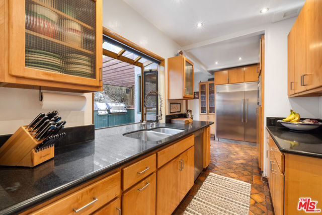 400 W Avenue 42 Avenue, Los Angeles CA: https://media.crmls.org/mediaz/8e901137-d2e8-41db-bd9b-847568da20e8.jpg