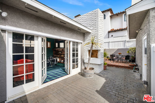 644 14th Street, Manhattan Beach, California 90266, 3 Bedrooms Bedrooms, ,1 BathroomBathrooms,Residential,Sold,14th,23287339