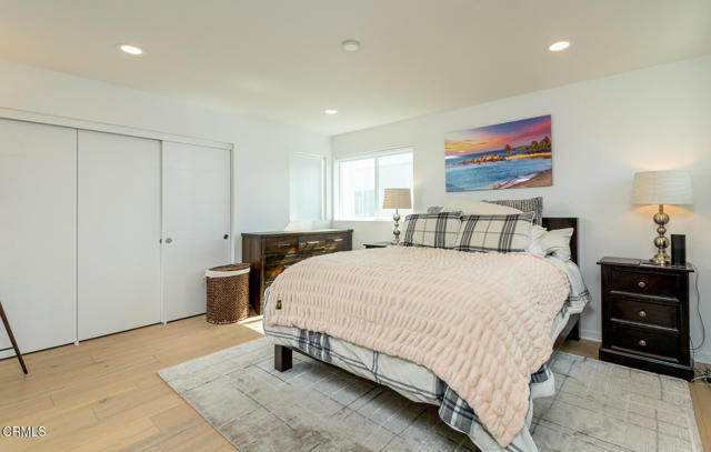 11594 Riverside Drive, North Hollywood CA: https://media.crmls.org/mediaz/8e9160c6-b08f-4994-a2d1-a395c2405462.jpg