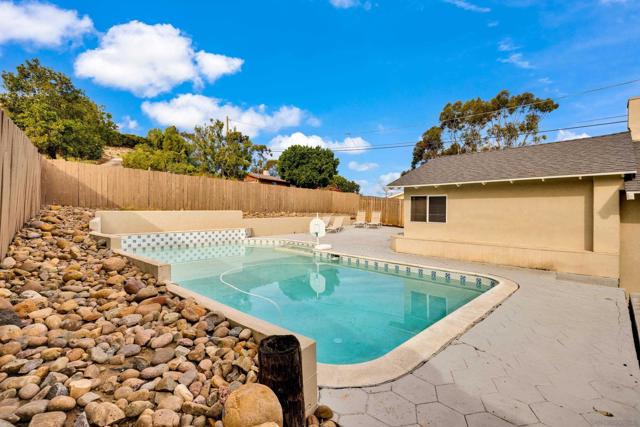 5170 Randlett Dr, La Mesa CA: https://media.crmls.org/mediaz/8e918e00-f275-4ae0-a9f1-260164bfb1a6.jpg