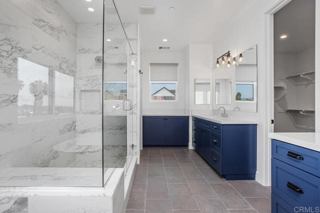 1215 Stonemark Place, Vista CA: https://media.crmls.org/mediaz/8e920744-04dd-4bfd-a826-7faee7a94bfa.jpg