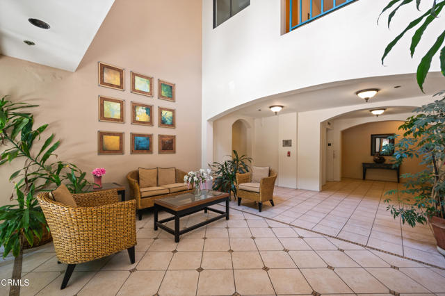 Detail Gallery Image 6 of 35 For 4200 via Arbolada #207,  Los Angeles,  CA 90042 - 2 Beds | 1 Baths