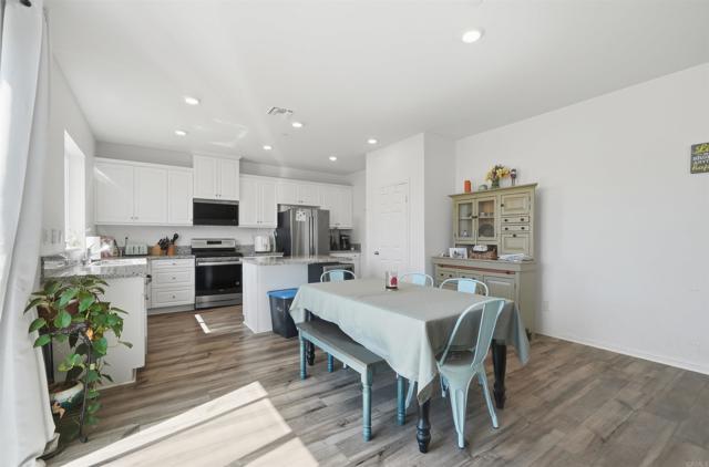 Detail Gallery Image 6 of 27 For 30847 Southend Ln, Winchester,  CA 92596 - 4 Beds | 2/1 Baths