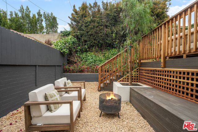 5215 Parkglen Avenue, Los Angeles CA: https://media.crmls.org/mediaz/8e954125-dcdd-4da0-b832-6fa7f7b6fa70.jpg