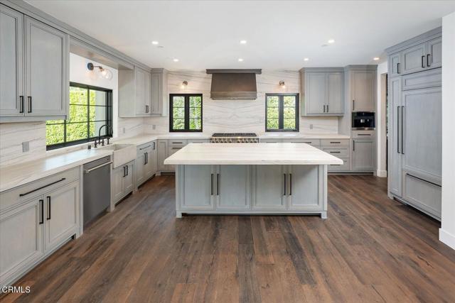 Detail Gallery Image 16 of 76 For 1329 Campbell St, Glendale,  CA 91207 - 4 Beds | 6 Baths