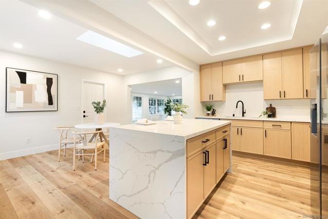 10671 Montego Dr, San Diego CA: https://media.crmls.org/mediaz/8e95e49c-cb94-4cad-883b-61e129e4a1e8.jpg