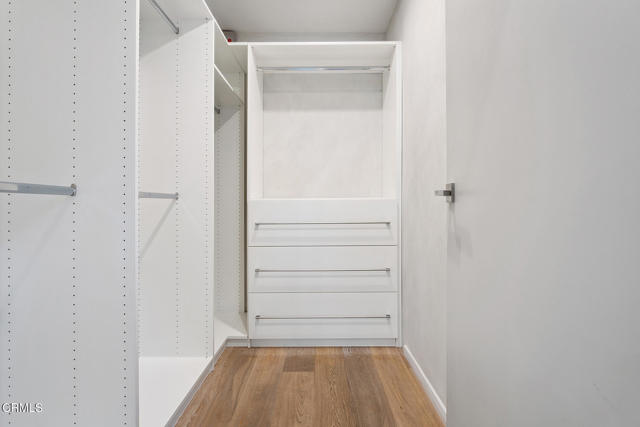 Detail Gallery Image 19 of 41 For 329 Westbourne Dr, West Hollywood,  CA 90048 - 2 Beds | 3 Baths