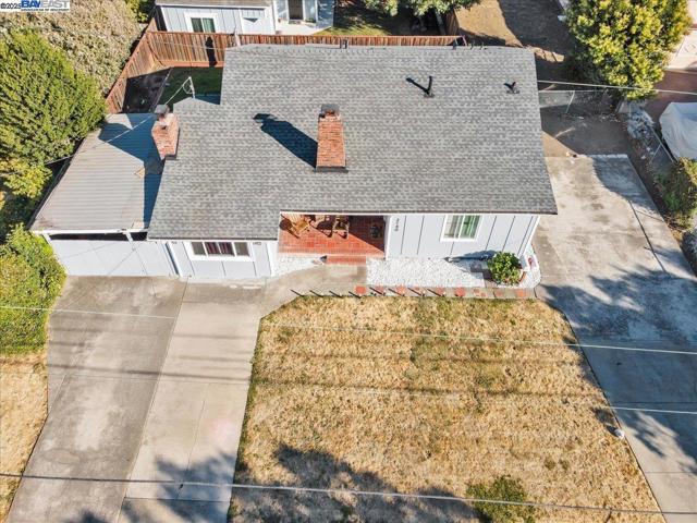 2140 W Avenue 134Th, San Leandro CA: https://media.crmls.org/mediaz/8e9694f5-210c-4d96-97df-37e9b952cc53.jpg