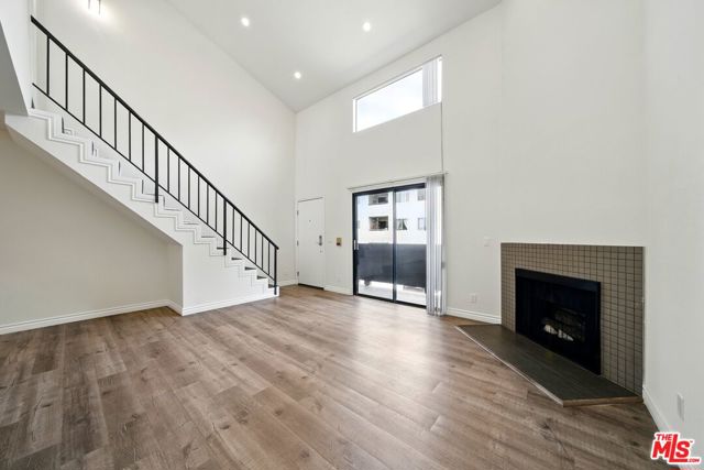 6212 FULTON Avenue, Van Nuys CA: https://media.crmls.org/mediaz/8e96dc11-a2f4-49c7-b707-da3f19b86178.jpg