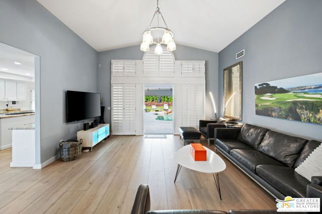 39141 Sweetwater Drive, Palm Desert CA: https://media.crmls.org/mediaz/8e96eb15-d808-44a2-ac81-d99416023b57.jpg