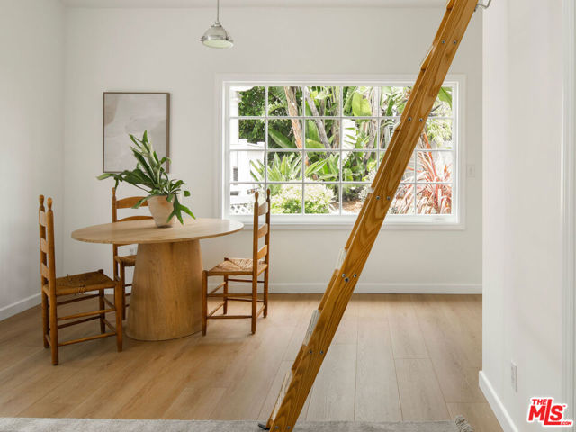 1402 N Benton Way, Los Angeles CA: https://media.crmls.org/mediaz/8e977f19-9c4f-4a80-b8d2-229eb7933b97.jpg