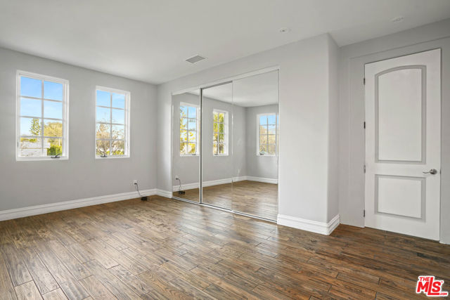 5309 Louise Avenue, Encino CA: https://media.crmls.org/mediaz/8e983914-920a-4244-9035-12eaab9eb5f9.jpg
