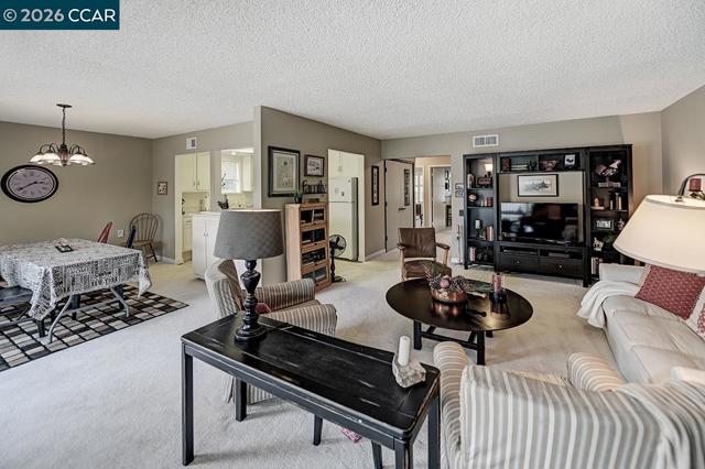 1301 Leisure Ln, Walnut Creek CA: https://media.crmls.org/mediaz/8e98531c-7c34-4a02-bacd-62c36a49b576.jpg