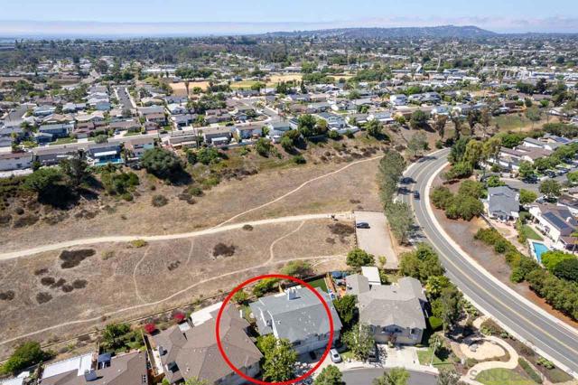 3270 W Fox Run Way, San Diego CA: https://media.crmls.org/mediaz/8e9a0d40-0497-4dbe-a3f9-4abb2a255c30.jpg