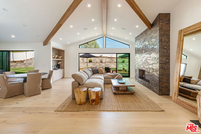 5259 Lewis Road, Agoura Hills CA: https://media.crmls.org/mediaz/8e9acbdc-e508-4440-8995-7fc1048e2c19.jpg