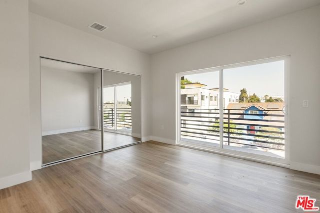 714 W 41st Place, Los Angeles CA: https://media.crmls.org/mediaz/8e9b181e-ebb3-4fa1-82cb-154bb49aea44.jpg