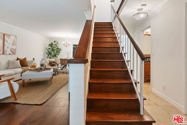 1011 5th Street, Santa Monica CA: https://media.crmls.org/mediaz/8e9b941d-ab50-4202-aee6-b001b82f8e81.jpg