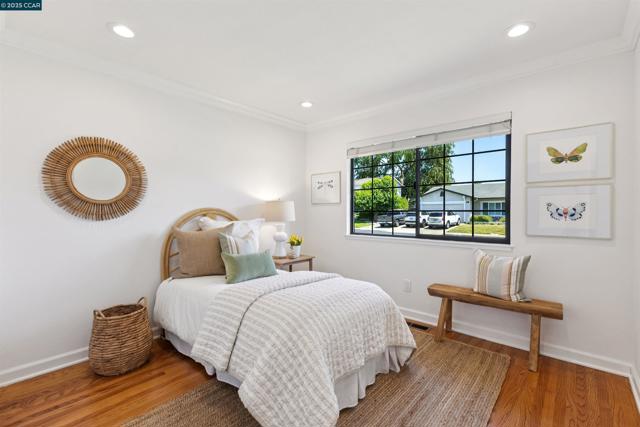 1752 Berrywood Ct, Concord CA: https://media.crmls.org/mediaz/8e9bbb46-391e-4759-91dd-369df3aa81ad.jpg