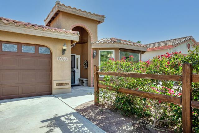 54660 Avenida Madero, La Quinta CA: https://media.crmls.org/mediaz/8e9c05c6-6115-4c2a-93ca-2795f130f2eb.jpg