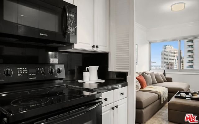 10450 Wilshire Boulevard, Los Angeles CA: https://media.crmls.org/mediaz/8e9c1778-44b8-4f9f-a58a-4e0ebdc2ee99.jpg
