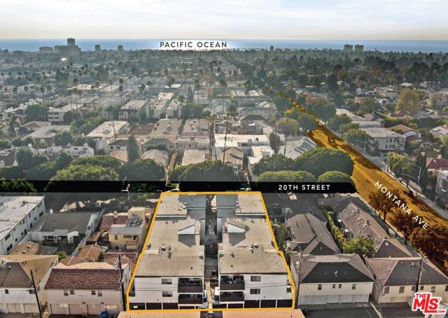 817 20th Street, Santa Monica CA: https://media.crmls.org/mediaz/8e9c60dd-fce1-4d40-9857-99236cacb23e.jpg
