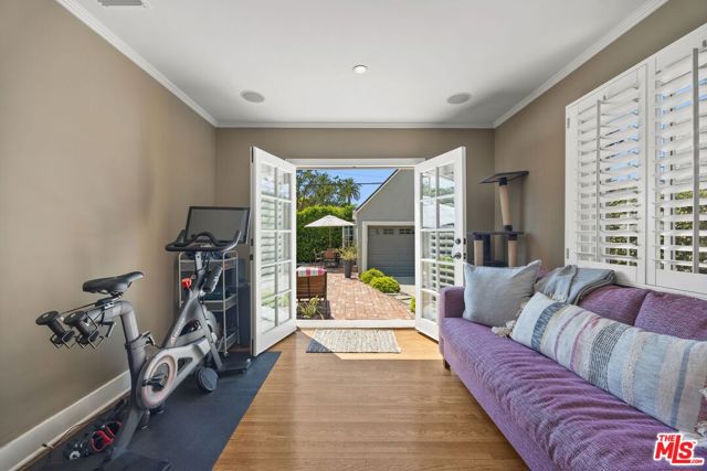 749 N Crescent Heights Boulevard, Los Angeles CA: https://media.crmls.org/mediaz/8e9d15c7-c09f-474b-aacf-b6eecca32a56.jpg