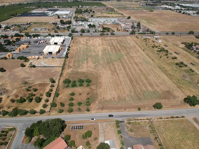 19900 Dougherty Avenue, Morgan Hill CA: https://media.crmls.org/mediaz/8e9e1199-0e5e-4b60-a8f2-d0a274a50861.jpg
