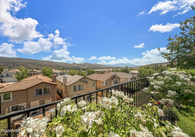 3030 Hollycrest Avenue, Thousand Oaks CA: https://media.crmls.org/mediaz/8e9e4e12-194a-4f3e-b6d1-b35c719c5895.jpg