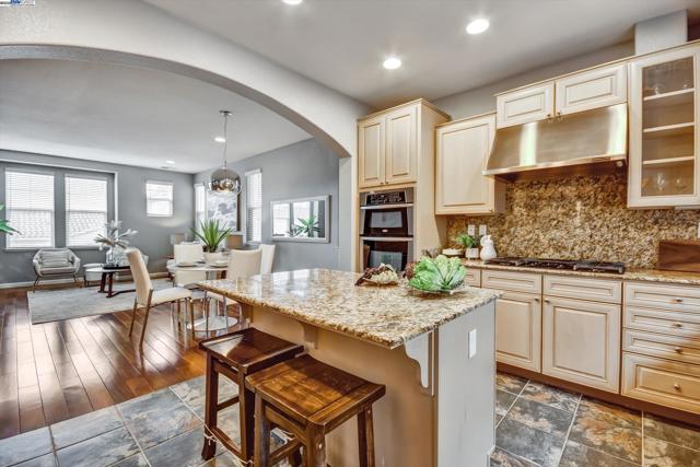 761 Batista Dr, San Jose CA: https://media.crmls.org/mediaz/8e9e79cb-ef8b-49f9-b339-1e7d809c02bf.jpg