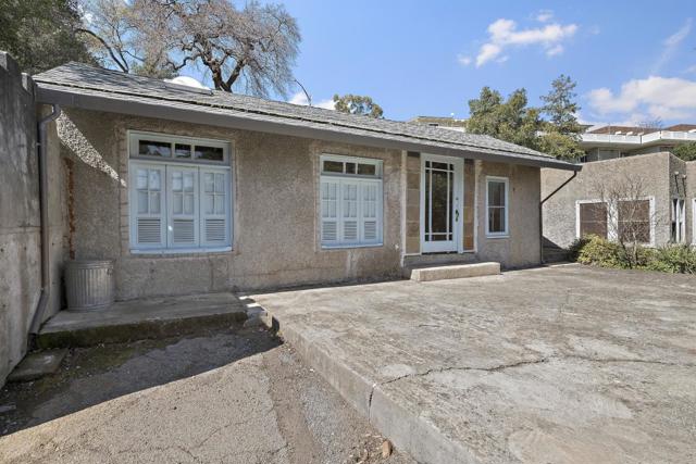 100 Wood Road, Los Gatos CA: https://media.crmls.org/mediaz/8e9eada4-11cc-4abc-b6f0-a3029e4af196.jpg