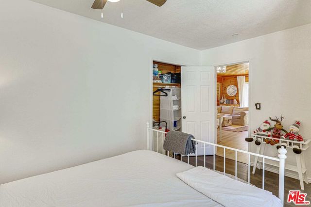 2337 Lookout Drive,  CA: https://media.crmls.org/mediaz/8e9eed44-0c4a-44ae-8dd3-8d20e7e26ebe.jpg