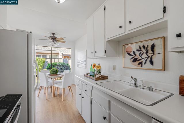 1335 Kenwal Rd, Concord CA: https://media.crmls.org/mediaz/8e9f39fb-2698-4756-a5a6-2e0ef983da64.jpg