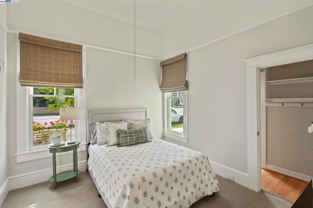 690 S K St, Livermore CA: https://media.crmls.org/mediaz/8e9f6e52-1129-402e-97c5-efbf988a2045.jpg