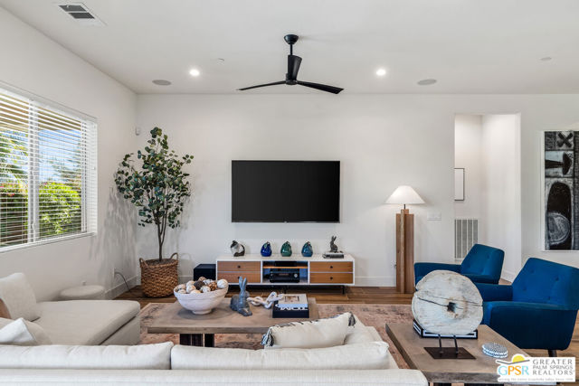 50660 Havasu Falls Drive, Indio CA: https://media.crmls.org/mediaz/8e9ffb2b-25fa-4ee4-ae4f-7558456d6e9b.jpg