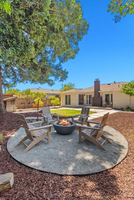 520 S Bayview Avenue, Sunnyvale CA: https://media.crmls.org/mediaz/8ea054ad-cf86-4dcb-acb7-95f695e9a1ba.jpg
