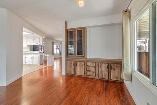 8 Coral Way, Half Moon Bay CA: https://media.crmls.org/mediaz/8ea1a636-61b9-4cbd-824f-4622d7aaf222.jpg