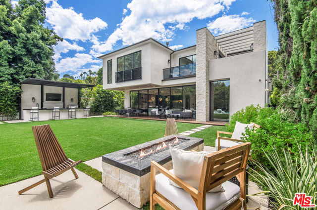 4544 Woodley Avenue, Encino CA: https://media.crmls.org/mediaz/8ea22f78-e5a5-4470-8abe-133ebc719e2c.jpg