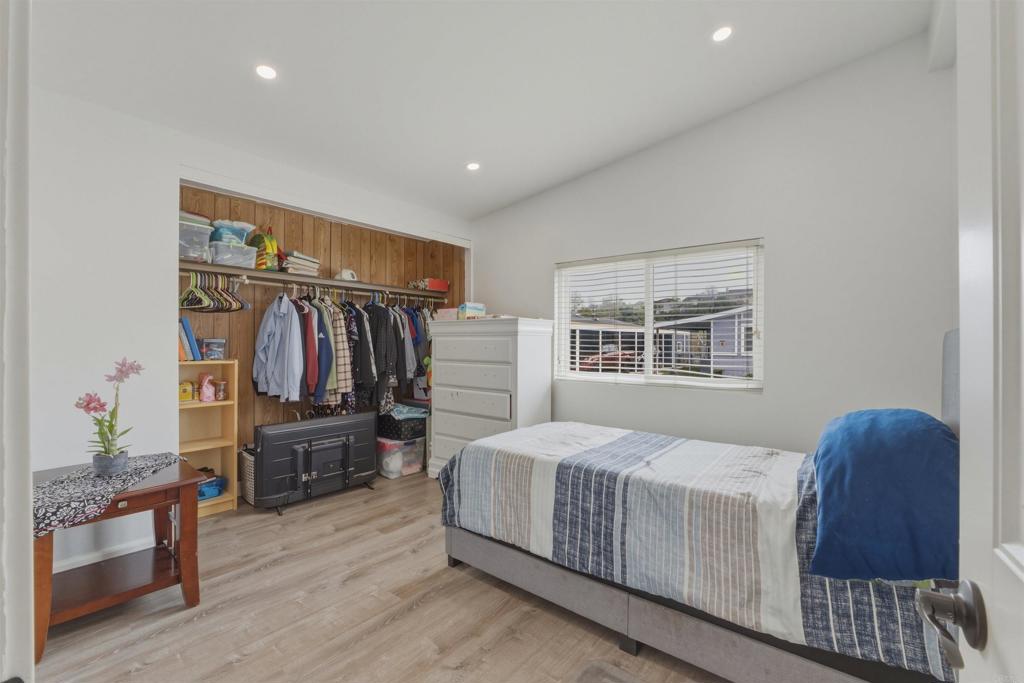 200 Emerald Drive - photo 17