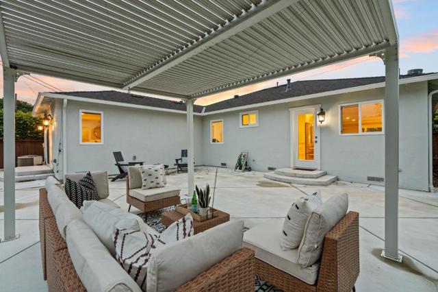 631 Wilson Court, Santa Clara CA: https://media.crmls.org/mediaz/8ea34b01-e6c4-45d3-8625-99275cc4d534.jpg