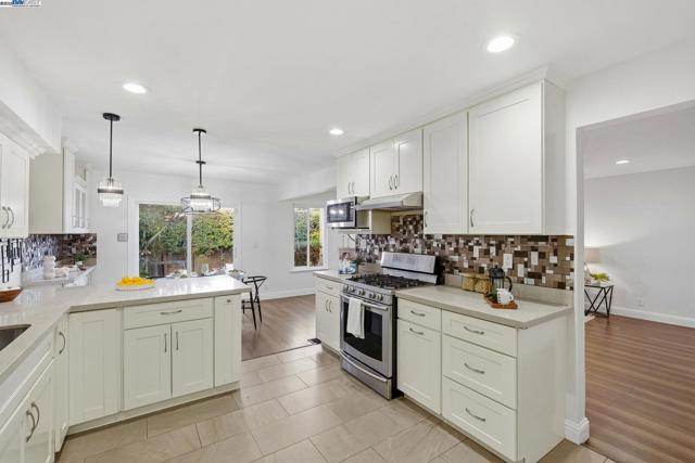 2907 Wilson Cmn, Fremont CA: https://media.crmls.org/mediaz/8ea3611e-38c3-4e5b-89f2-154b83174996.jpg