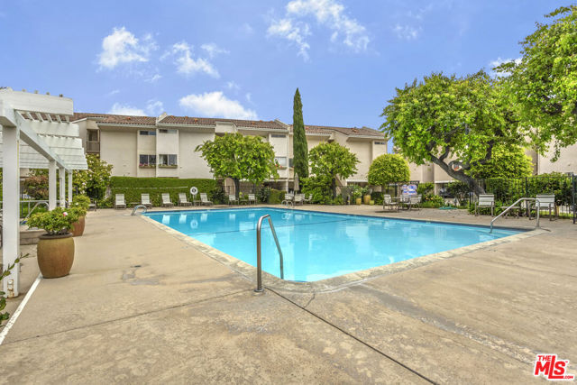 23910 De Ville Way, D photo 41