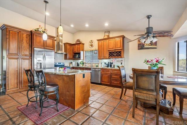 1315 Hermana Court, Vista CA: https://media.crmls.org/mediaz/8ea3821c-4c27-4c42-b927-68ebc6a33d31.jpg