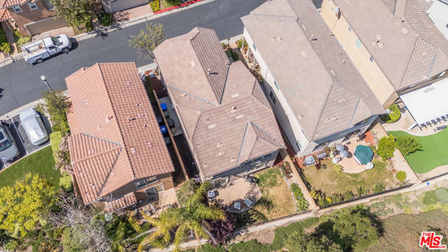 29266 Pilgrim Court, Valencia CA: https://media.crmls.org/mediaz/8ea50999-fcec-4217-8f66-21cced29d8ef.jpg
