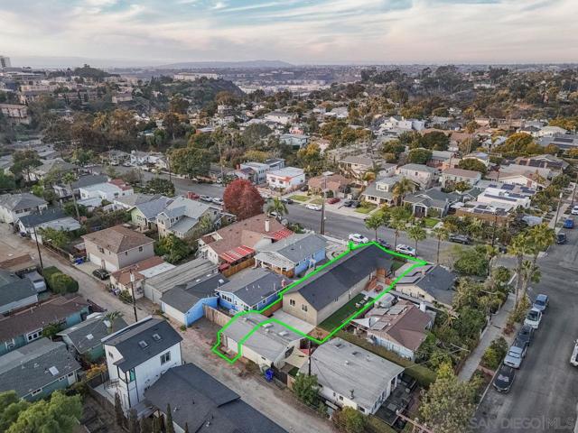 1091 Lincoln Ave, San Diego CA: https://media.crmls.org/mediaz/8ea54223-120e-48f6-a6ae-64c48e3f2c2c.jpg