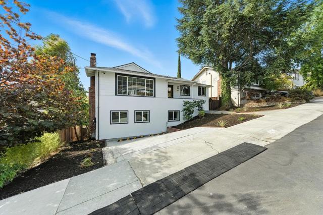 1961 Alden Street, Belmont CA: https://media.crmls.org/mediaz/8ea5ec7b-82ef-40cc-ac58-eb693242ee14.jpg