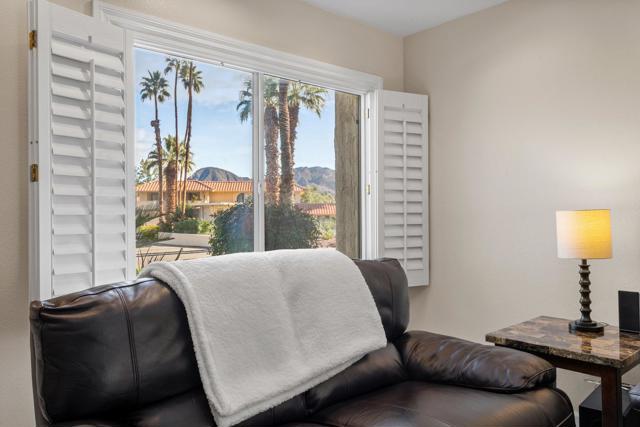 73197 Rod Laver Lane, Palm Desert CA: https://media.crmls.org/mediaz/8ea6035b-5215-44b9-a022-eb00c9dc528e.jpg