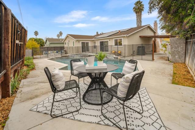 184 Sun Blossom Drive, San Jose CA: https://media.crmls.org/mediaz/8ea6d97e-ea0d-4b79-bc79-77bf5ba67d9b.jpg