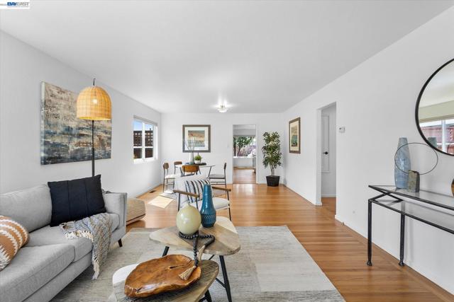 Image 6 of 46 For 831 Casanova Dr