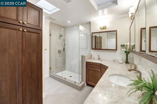 633 Terra California Dr, Walnut Creek CA: https://media.crmls.org/mediaz/8ea7d073-e012-4a1f-811f-5cbd8f347fe8.jpg